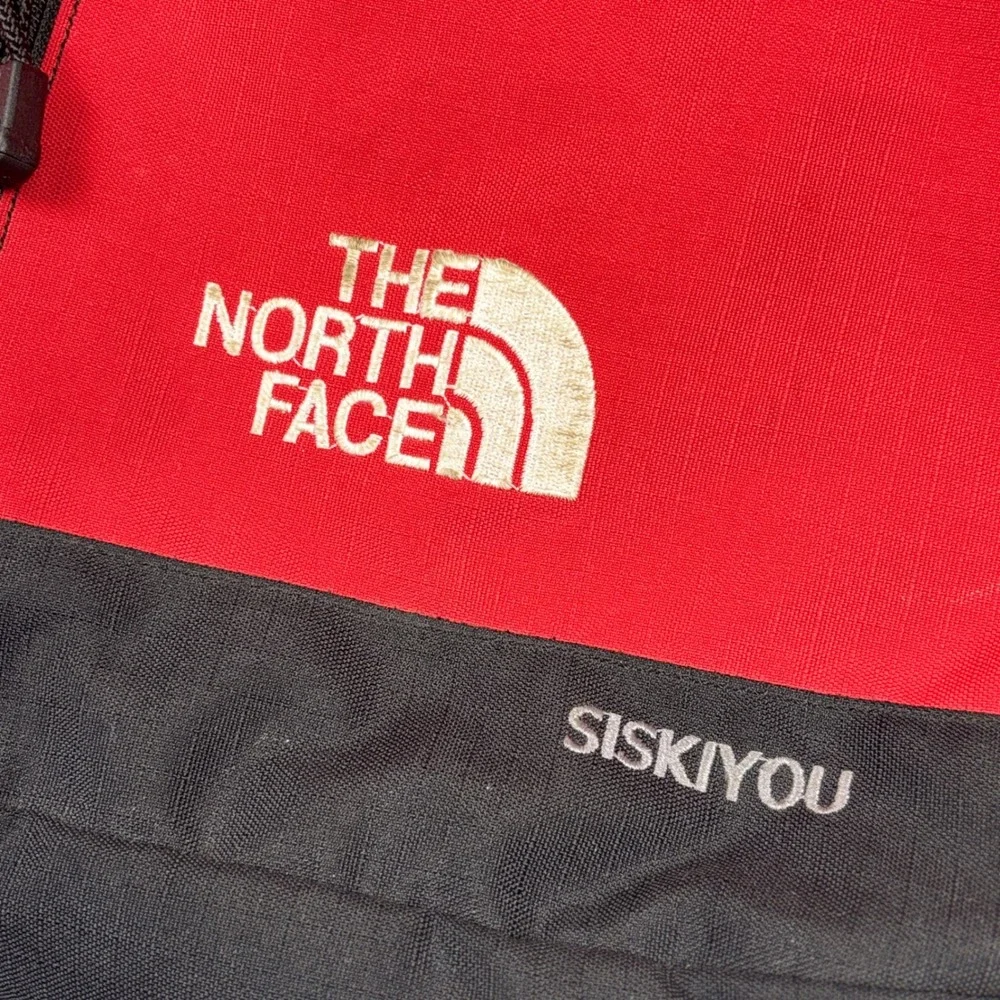 The North Face Siskiyou Backpack Red Black Outdoor Daypack Hiking Bag Y2K